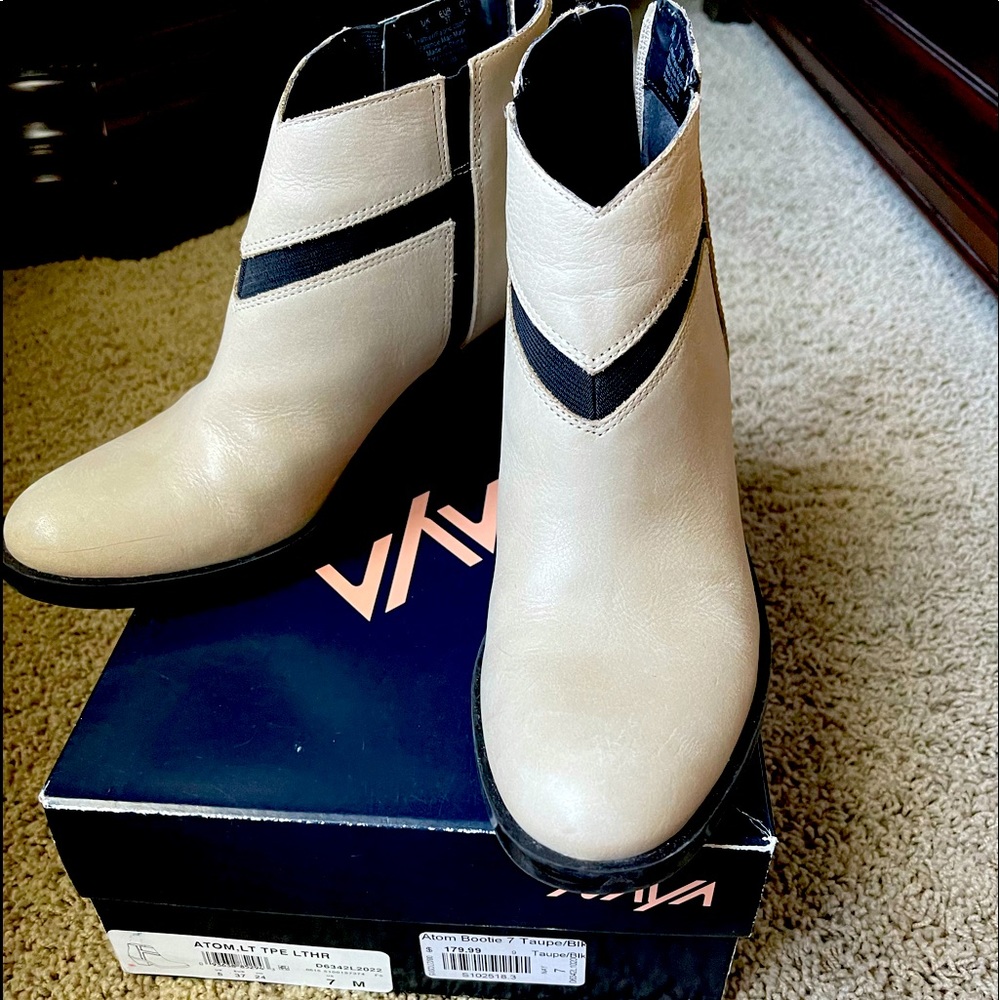 Naya Atom Bootie